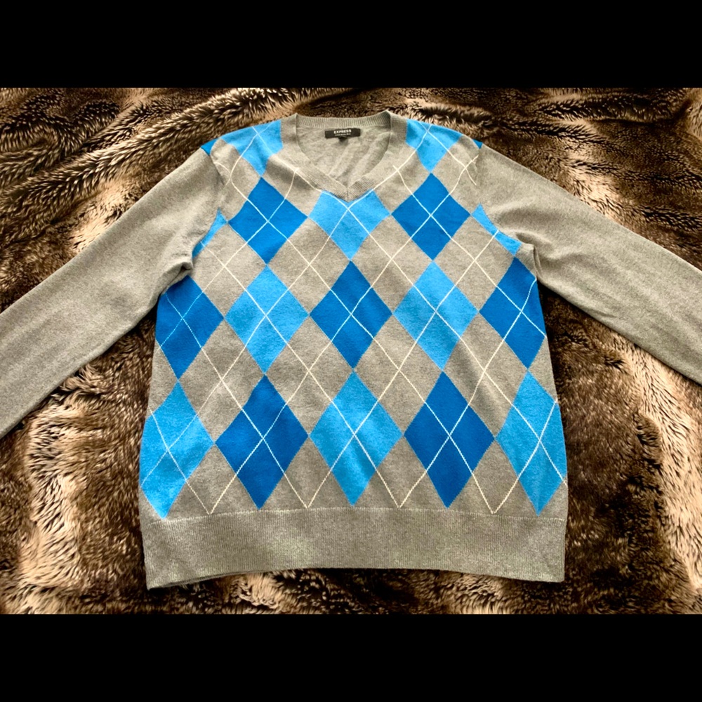 Express V-Neck Argyle Sweater